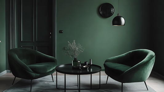 Тъмнозелено в хола и спалнята - хитът на 2025 г.! Как да го използваме в мебели и аксесоари?