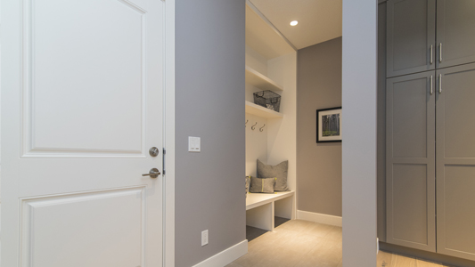 Какво може да замени традиционния гардероб? Практични решения.