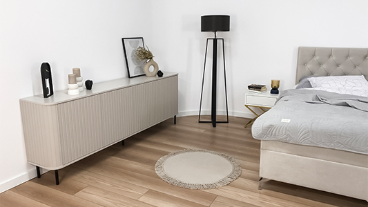 Скрин в спалнята - как да го подредите и какво да съхранявате в него?